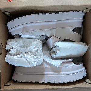 UGG Stylish Lavender Color Platform Sandals